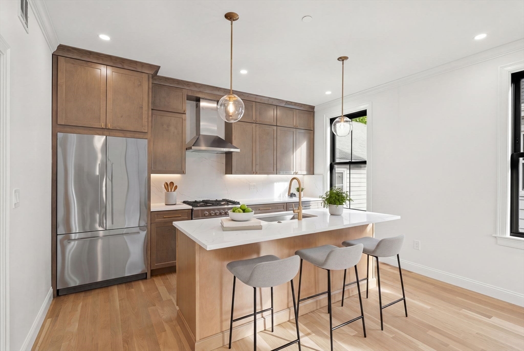27 Shepard Street, Unit 2 Boston, MA 02135 - Photo 7 of 41