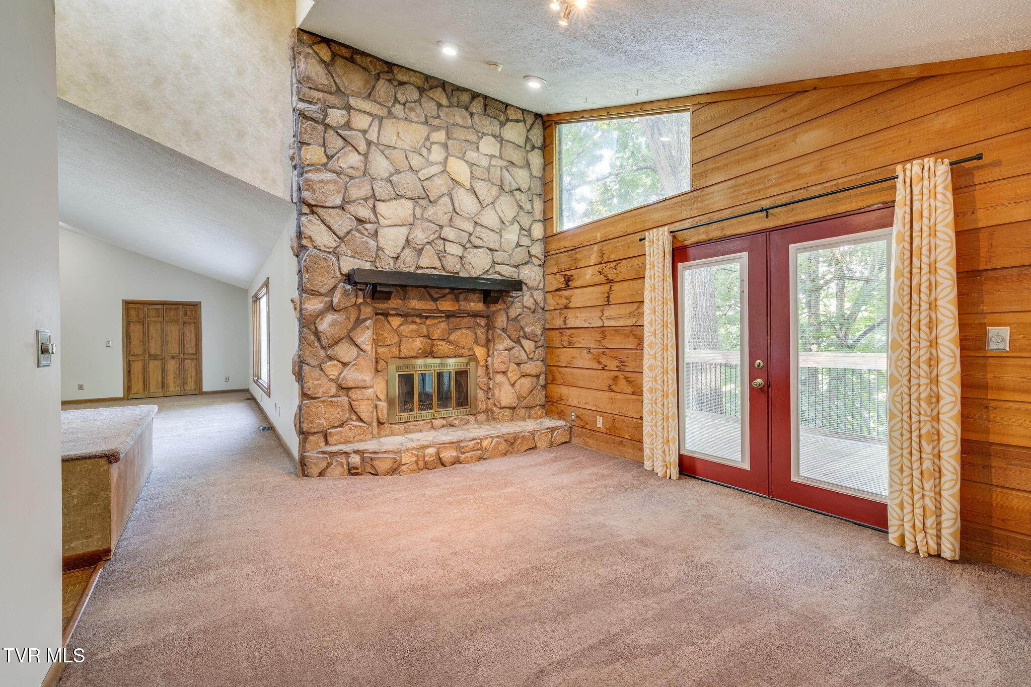 1450 East Shipley Ferry Road Kingsport, TN 37663 - Photo 16 of 49 Family Room
