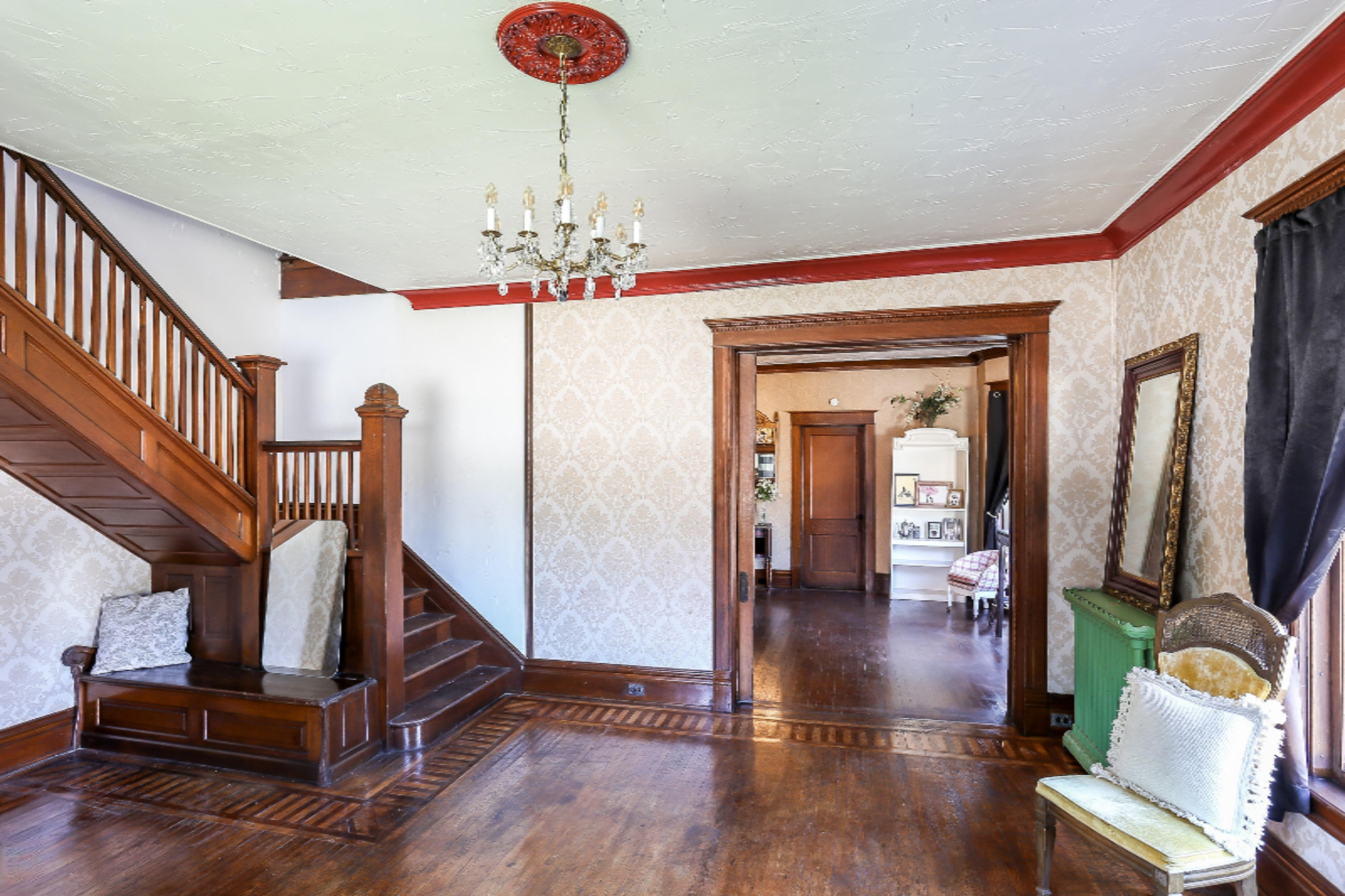 1219 Ransom Street Muskegon, MI 49442 - Photo 5 of 46 006-photo-great-room-6335043
