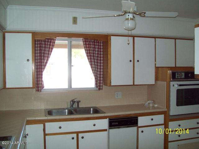 5521 East Decatur Street Mesa, AZ 85205 - Photo 5 of 19 Kitchen