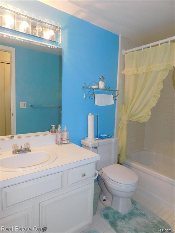29656 Middlebelt Road, Unit 26 Farmington Hills, MI 48334 - Photo 25 of 39