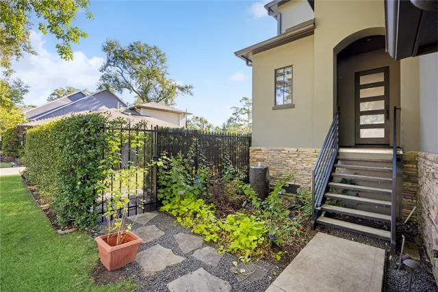$1,295,000 | 1106 Timbergrove Lane, Houston, TX 77008
