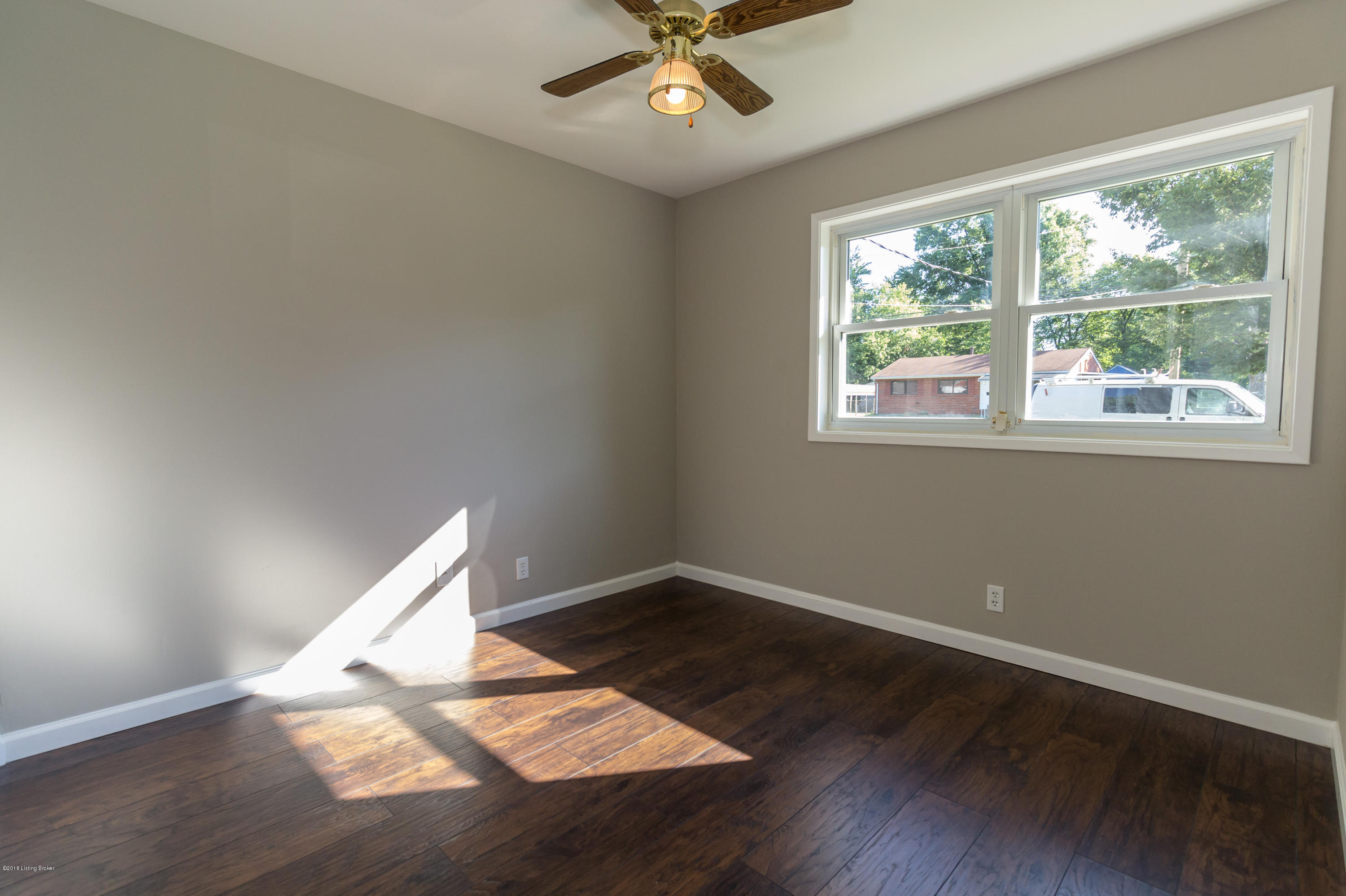 312 Mac Brae Road Louisville, KY 40214 - Photo 11 of 26 312 Macbrae-8