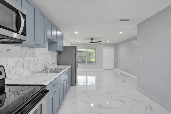 $674,999 | 260 Northeast 41st Street, Oakland Park, FL 33334