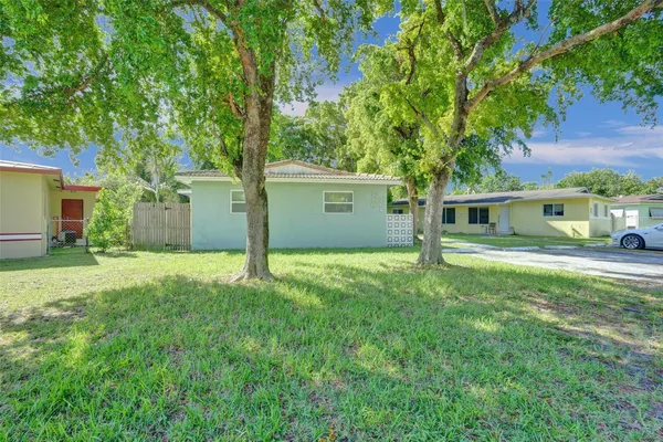 $674,999 | 260 Northeast 41st Street, Oakland Park, FL 33334