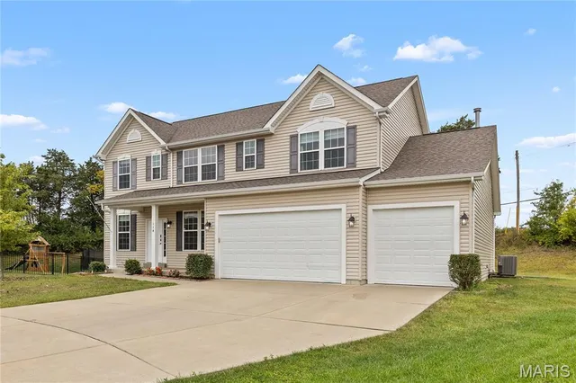 $482,500 | 114 Brookfield Crossing Drive, Lake St. Louis, MO 63367