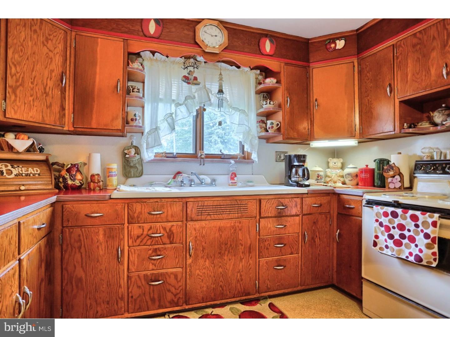 201 Merkel Road Gilbertsville, PA 19525 - Photo 4 of 8 Gallery Image 4