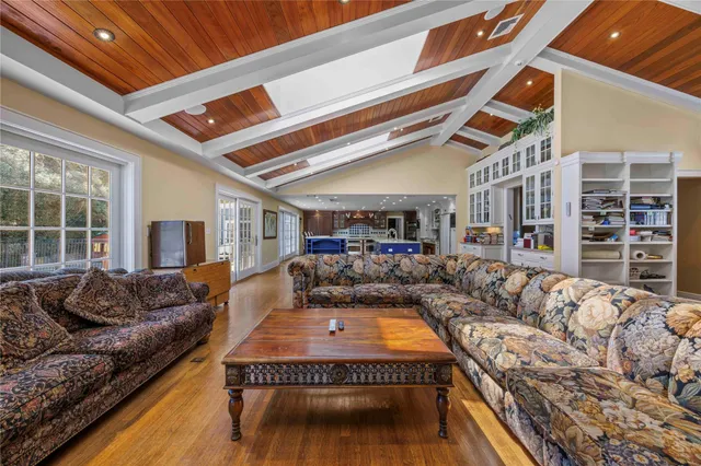 $4,450,000 | 233 Narragansett Avenue, Lawrence, NY 11559