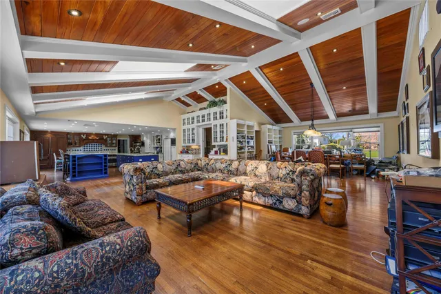 $4,450,000 | 233 Narragansett Avenue, Lawrence, NY 11559