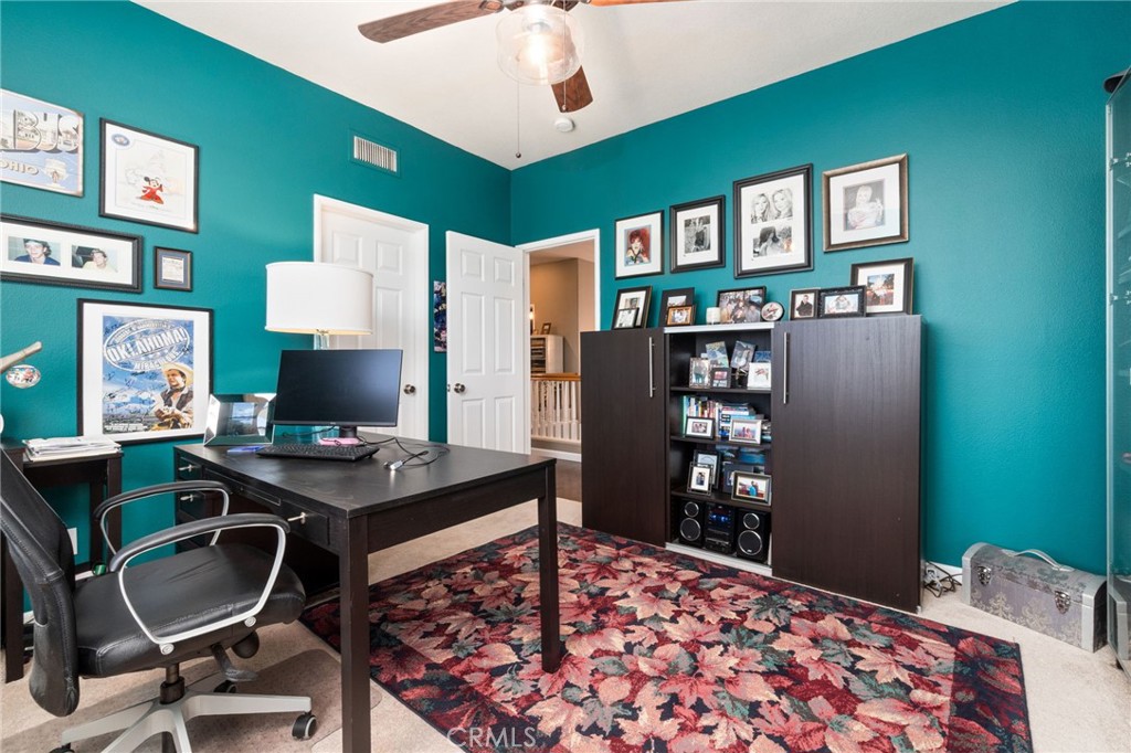 13939 Guidera Drive Rancho Cucamonga, CA 91739 - Photo 37 of 46 a workspace with furniture