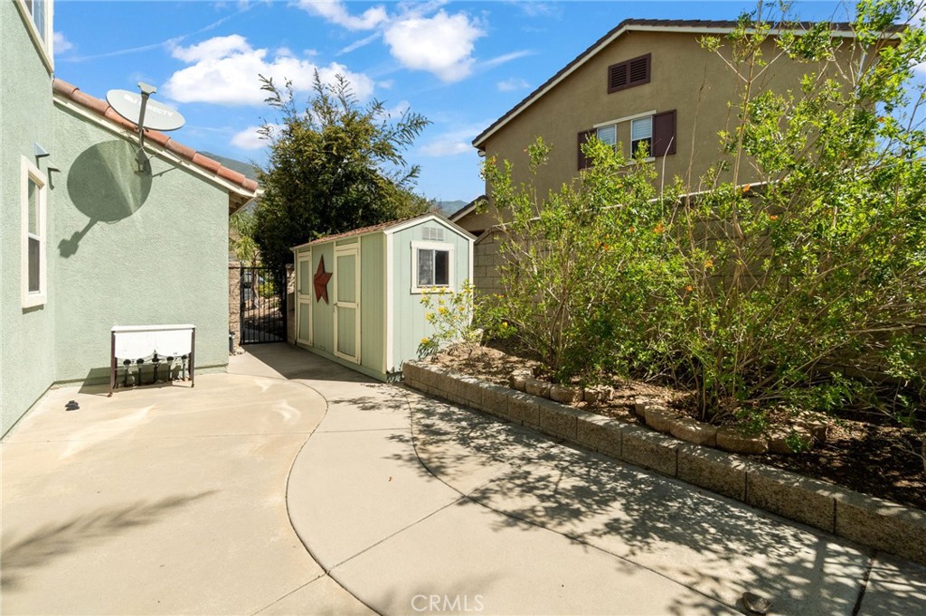 13939 Guidera Drive Rancho Cucamonga, CA 91739 - Photo 38 of 46 a view of backyard of the house