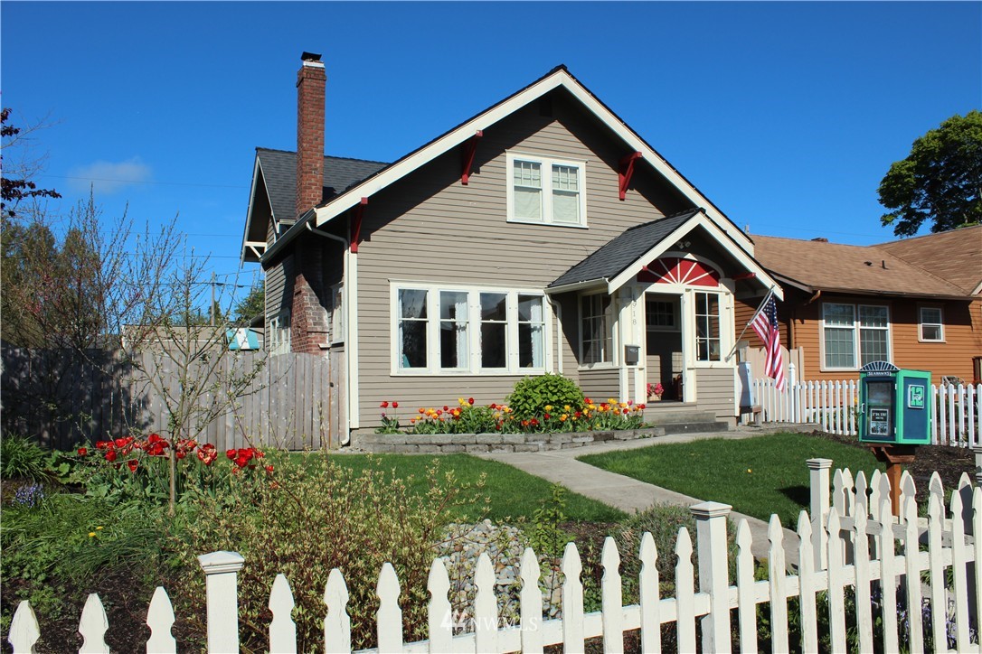 1918 Oakes Avenue Everett, WA 98201 - Photo 1 of 25