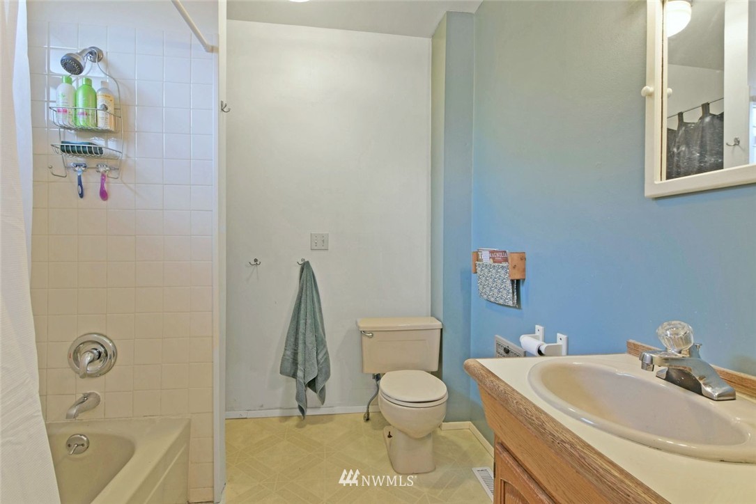 1918 Oakes Avenue Everett, WA 98201 - Photo 16 of 25