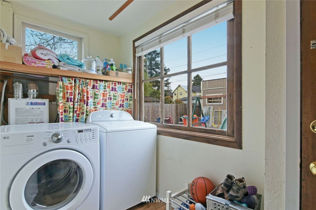 1918 Oakes Avenue Everett, WA 98201 - Photo 17 of 25