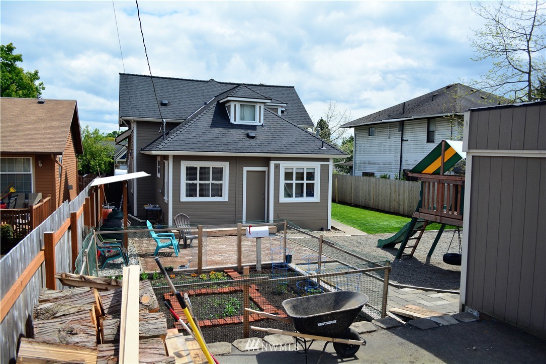 1918 Oakes Avenue Everett, WA 98201 - Photo 21 of 25