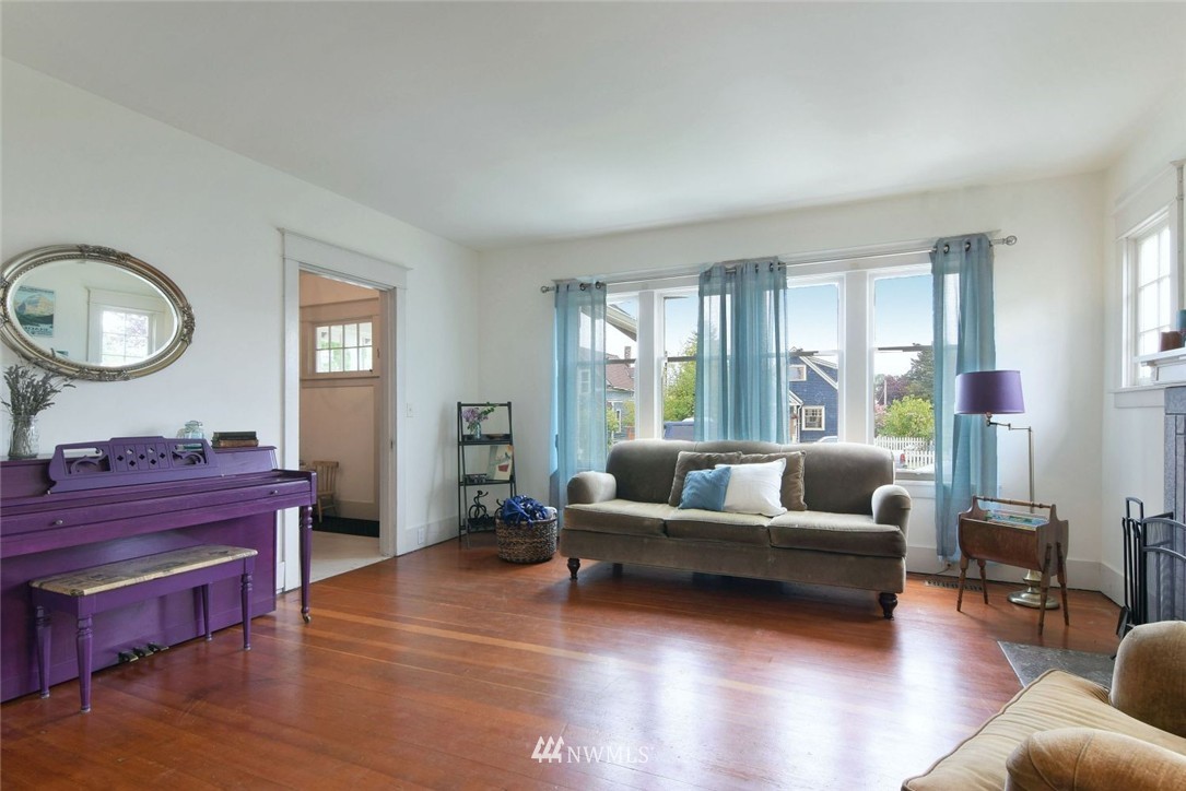 1918 Oakes Avenue Everett, WA 98201 - Photo 4 of 25