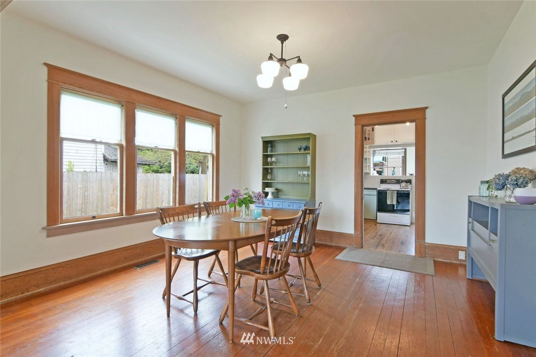 1918 Oakes Avenue Everett, WA 98201 - Photo 5 of 25
