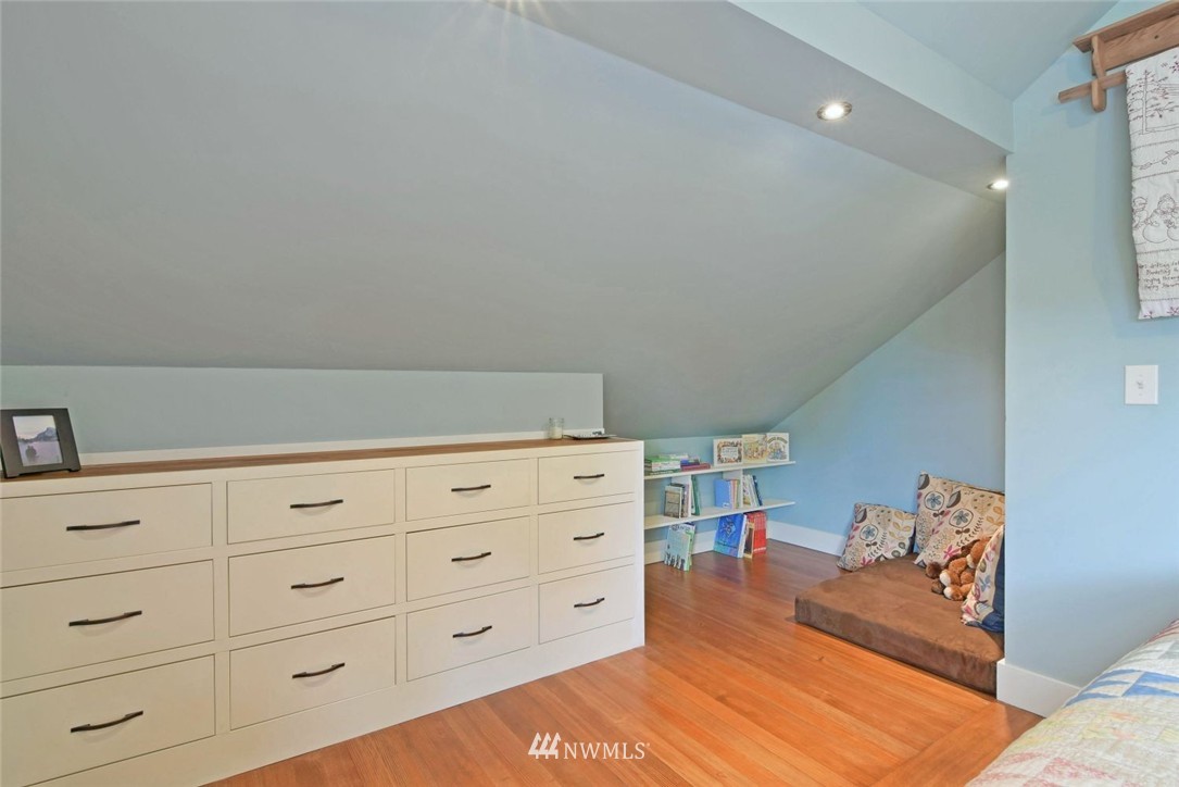 1918 Oakes Avenue Everett, WA 98201 - Photo 10 of 25