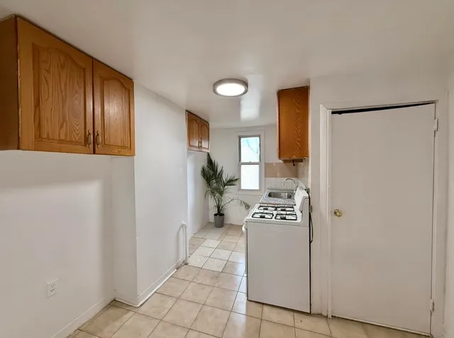 $1,850 | 2408 Central Avenue, Unit 2L, Union City, NJ 07087