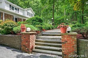 72 Peddler Hill Road Monroe, NY 10950 - Photo 5 of 43