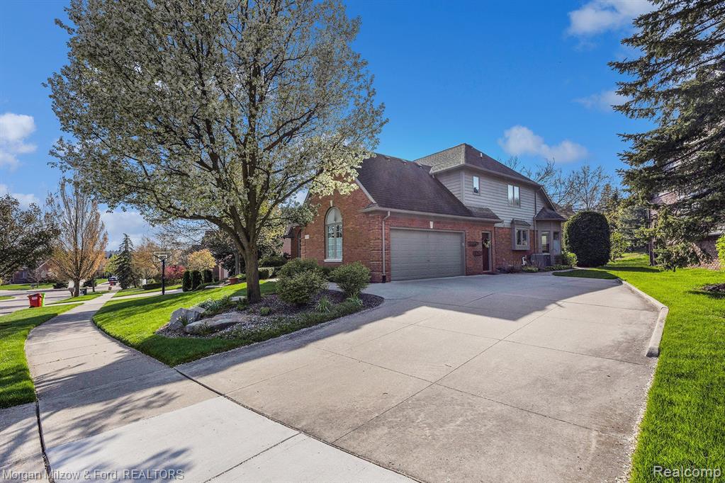 639 Appoline Court Rochester, MI 48307 - Photo 7 of 45 Gallery Image 7
