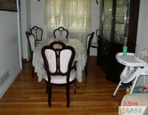 47 Rieder Road Edison, NJ 08817 - Photo 3 of 8 Gallery Image 3