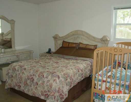 47 Rieder Road Edison, NJ 08817 - Photo 5 of 8 Gallery Image 5