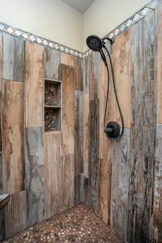 $625,000 | 864 Pyeatt Drive, Gladewater, TX 75647