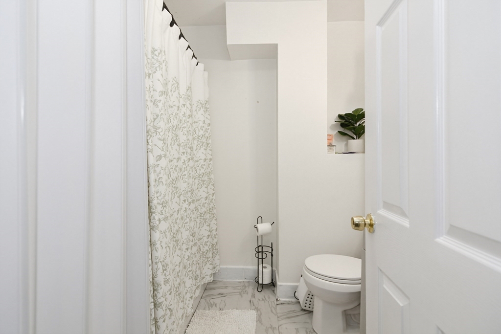 38 Oberlin Street Worcester, MA 01610 - Photo 32 of 34