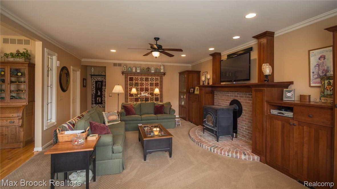 646 East Long Lake Road Troy, MI 48085 - Photo 24 of 55 32_22.jpg
