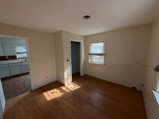 $180,000 | 962 Oliver Avenue, Aurora, IL 60506