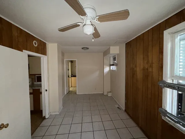 $180,000 | 962 Oliver Avenue, Aurora, IL 60506