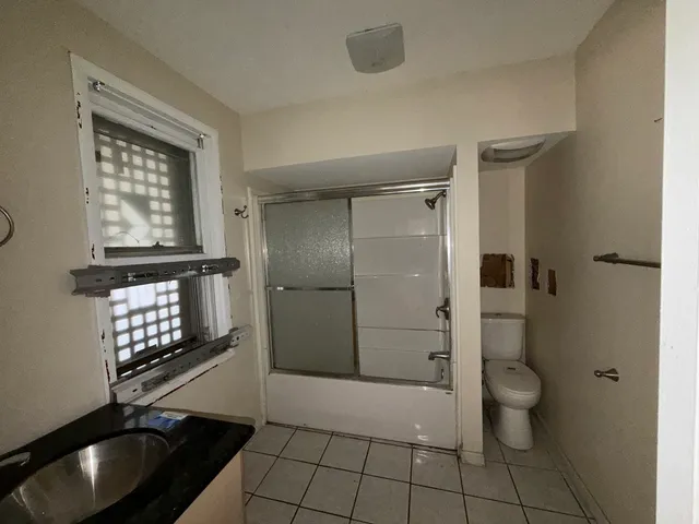 $180,000 | 962 Oliver Avenue, Aurora, IL 60506