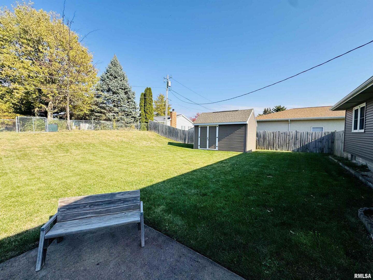 708 Tower Road Clinton, IA 52732 - Photo 33 of 34 a view of an ocean with a big yard