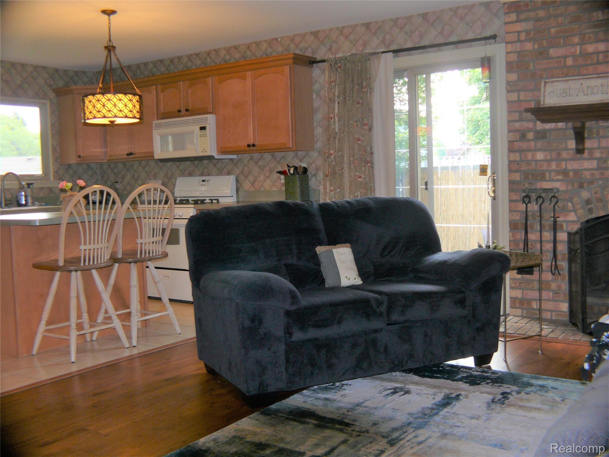 43282 Barchester Road Canton, MI 48187 - Photo 16 of 28 P1120745.JPG
