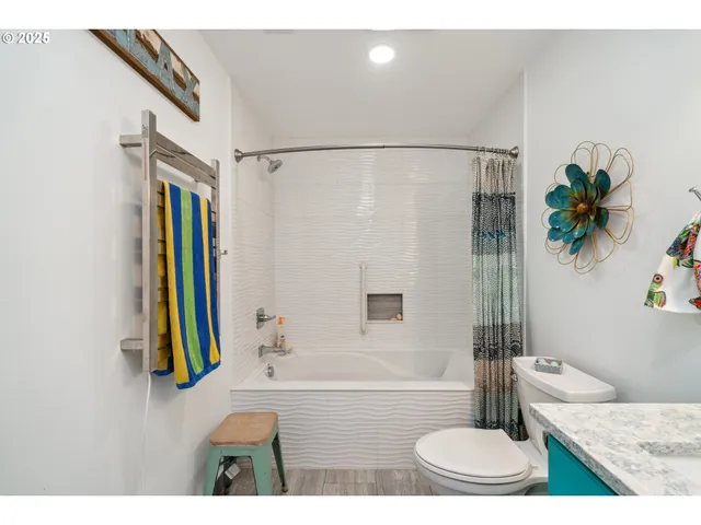 $1,495,000 | 26280 Beach Drive, Rockaway Beach, OR 97136