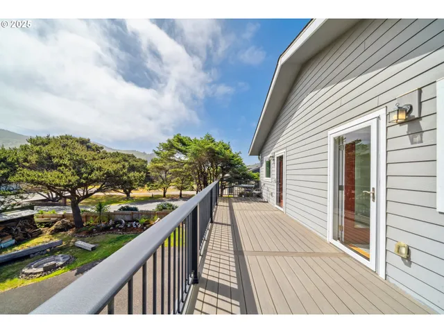 $1,495,000 | 26280 Beach Drive, Rockaway Beach, OR 97136
