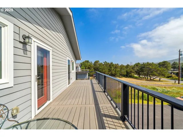 $1,495,000 | 26280 Beach Drive, Rockaway Beach, OR 97136