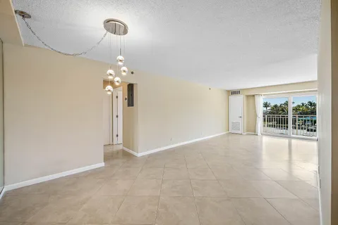 $639,000 | 3301 South Ocean Boulevard, Unit 207, Highland Beach, FL 33487