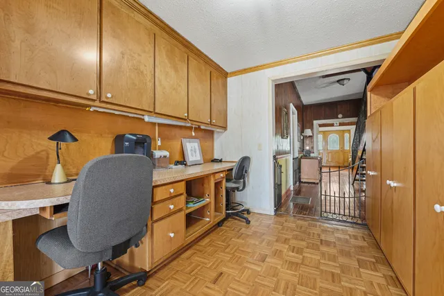 a view of a yard with a dry yard