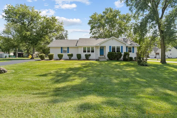$387,500 | 2005 West May Avenue, Johnsburg, IL 60051