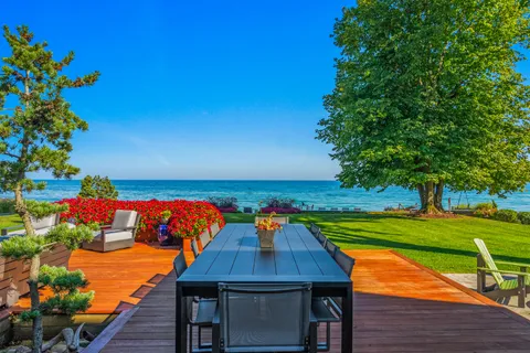 $5,775,000 | 8100 North Beach Drive, Fox Point, WI 53217