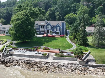 $5,775,000 | 8100 North Beach Drive, Fox Point, WI 53217