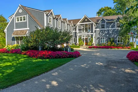 $5,775,000 | 8100 North Beach Drive, Fox Point, WI 53217