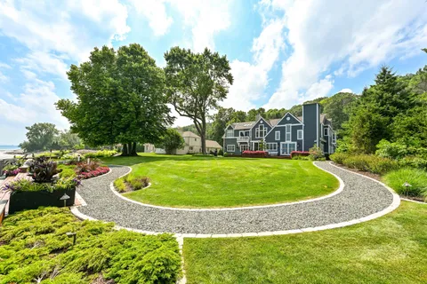 $5,775,000 | 8100 North Beach Drive, Fox Point, WI 53217