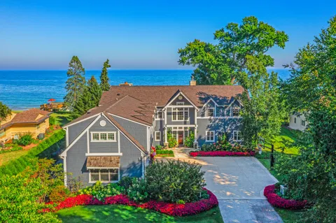 $5,775,000 | 8100 North Beach Drive, Fox Point, WI 53217