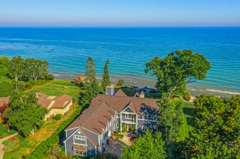 $5,775,000 | 8100 North Beach Drive, Fox Point, WI 53217