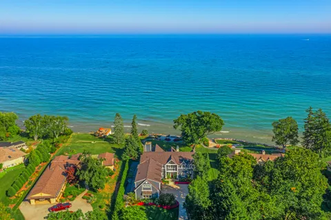 $5,775,000 | 8100 North Beach Drive, Fox Point, WI 53217