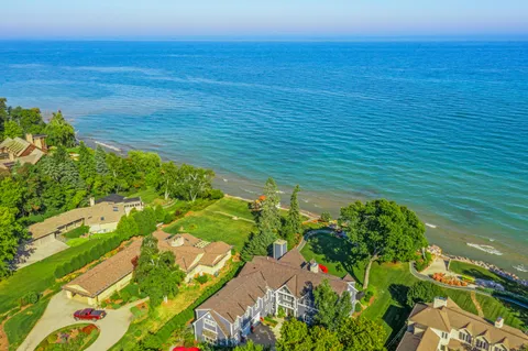 $5,775,000 | 8100 North Beach Drive, Fox Point, WI 53217