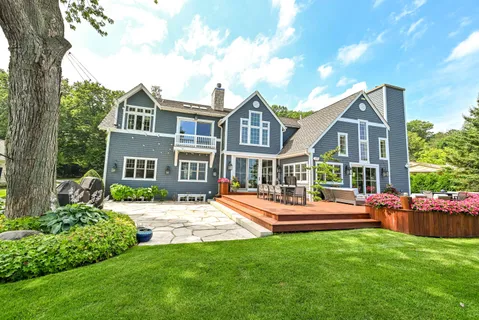 $5,775,000 | 8100 North Beach Drive, Fox Point, WI 53217